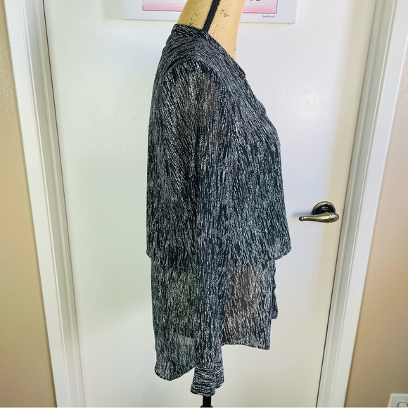 Banana Republic Top Blouse Small Long Sleeve Black White Classic Contemporary - Picture 4 of 8